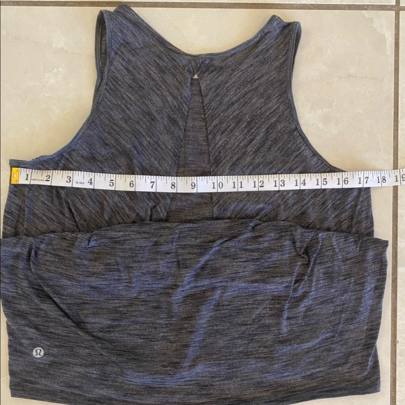 Lululemon Keyhole Tank - Picture 2 of 4